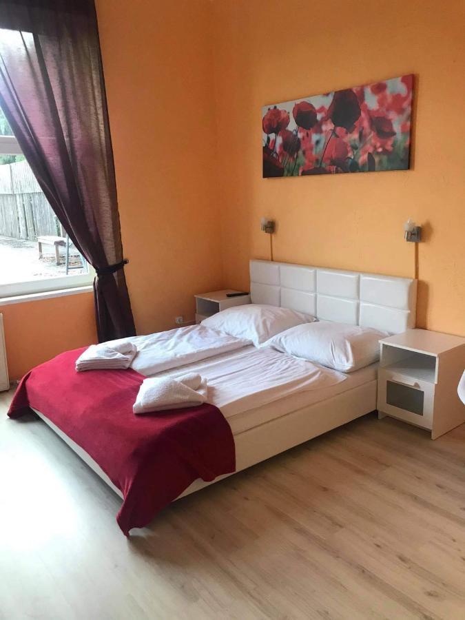 Y Panzio Bed & Breakfast บาลาตอนแลลเล ภายนอก รูปภาพ